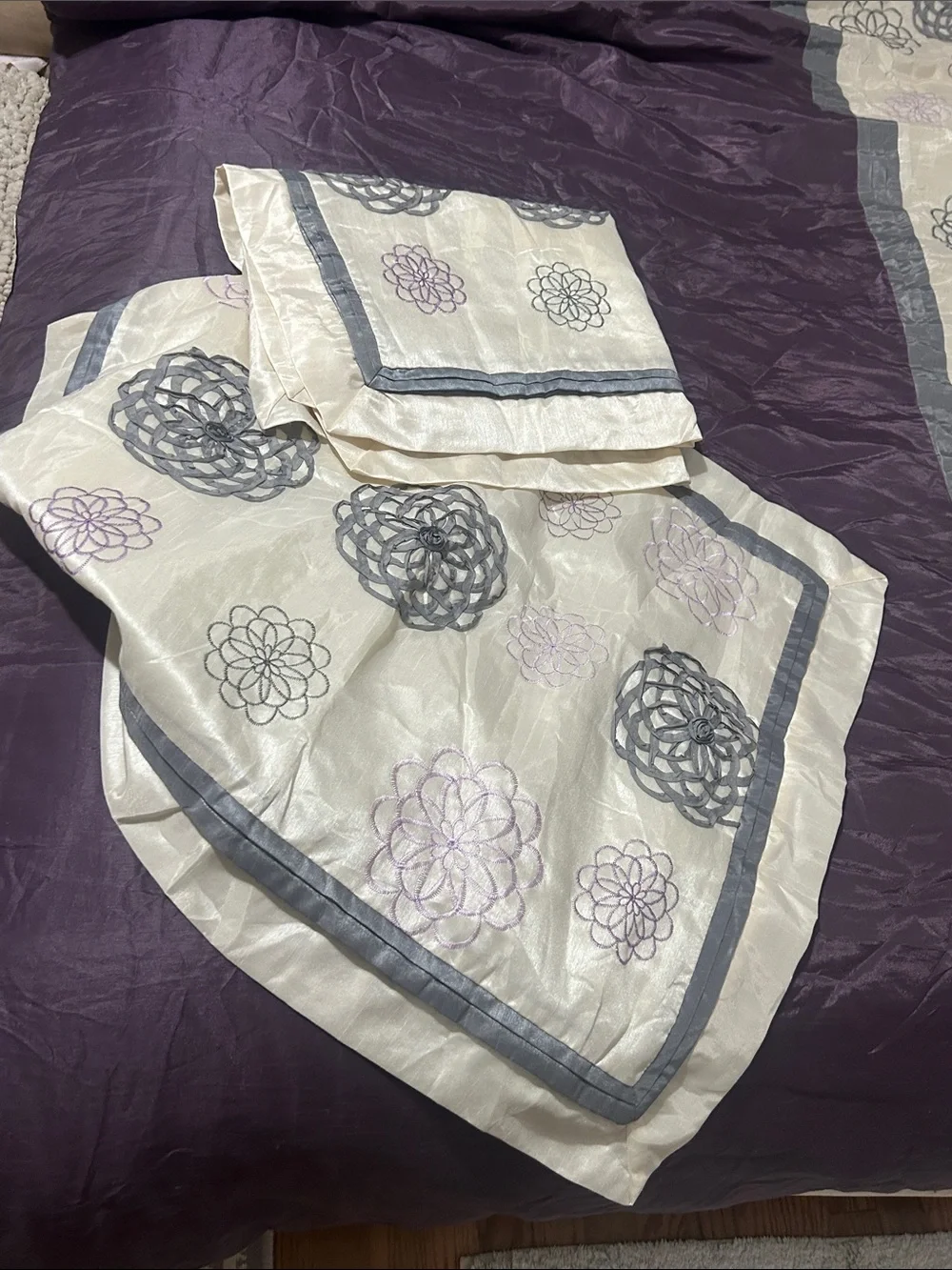 Plum Floral Pattern Comforter - Unbranded